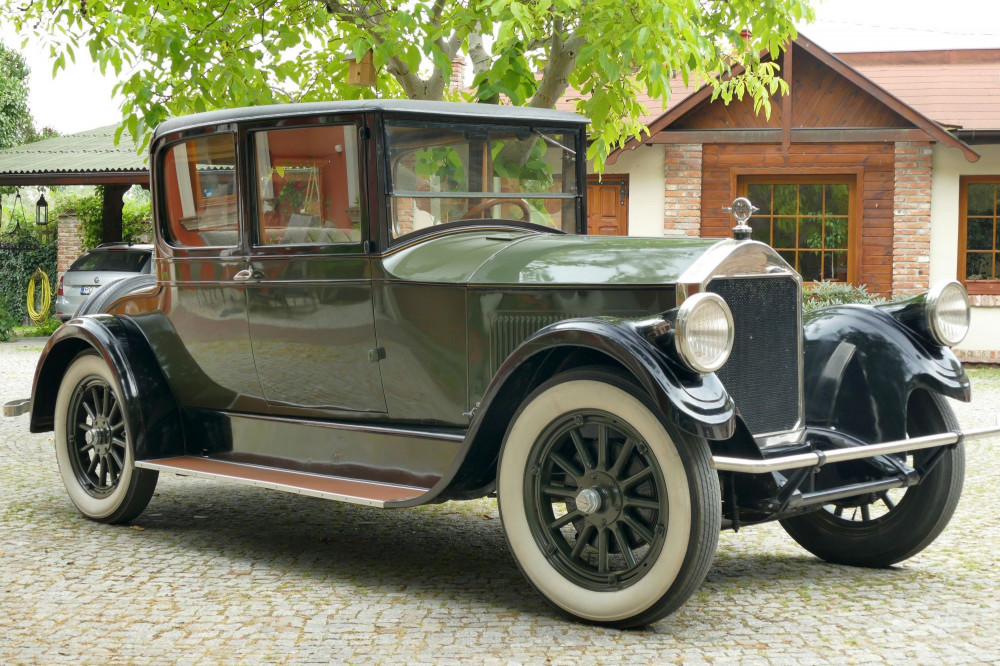 1925 Pierce Arrow 80 Opera Coupe