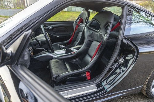 0-2000x0-storage-uploads-media-car-1900-porsche-911-gt3-996-facelift-black-crash-46-xw6r-.jpg