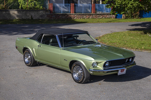 0-2500x0-storage-uploads-media-car-1418-ford-mustang-convertible-69-green-1-wqrk-.jpg