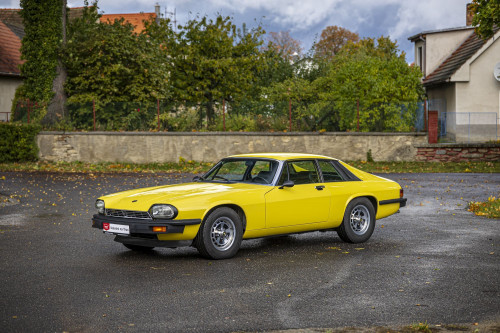 0-2500x0-storage-uploads-media-car-1427-jaguar-xj-s-yellow-manual-37-hgzy-.jpg