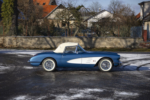0-2500x0-storage-uploads-media-car-627-chevrolet-corvette-c1-blue-facelift-87-81rp-.jpg