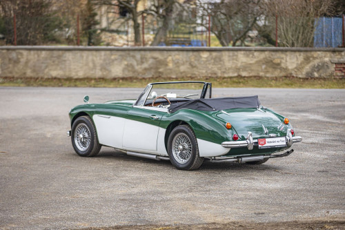 0-2500x0-storage-uploads-media-car-690-austin-healey-mkiii-3000-green-87-dhli-.jpg
