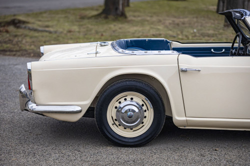 0-2500x0-storage-uploads-media-car-693-triumph-tr4-45-uzs8-.jpg