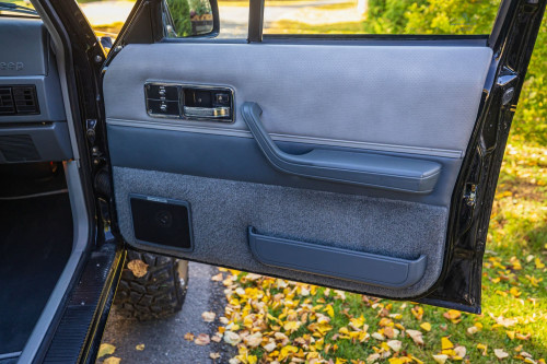 Jeep Cherokee 4.0_70