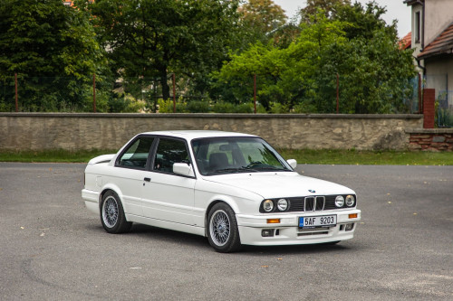 0-bmw-318is-white-76-.jpg