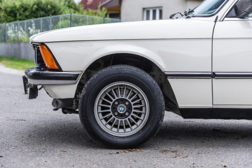 0-bmw-e21-320-32-.jpg