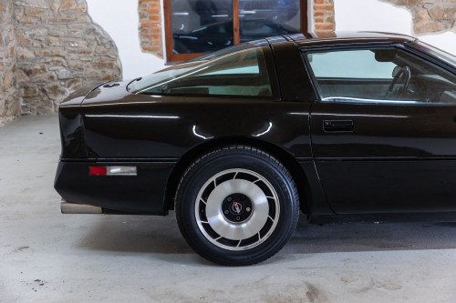0-corvette-black-.jpg