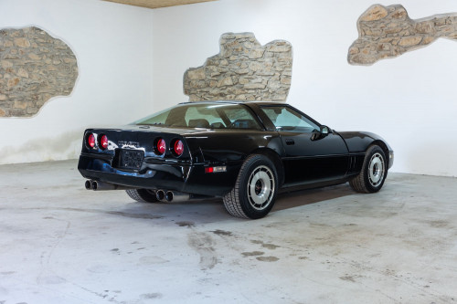 0-corvette-black-16-.jpg
