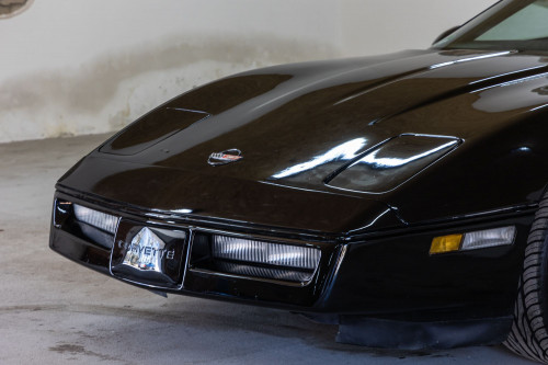 0-corvette-black-8-.jpg