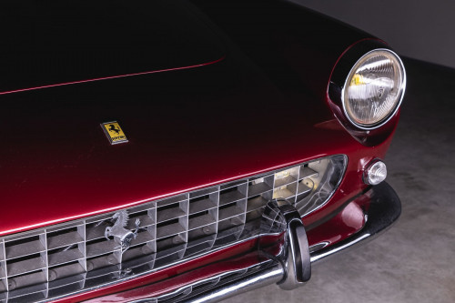 0-ferrari-250gt-detail-2-.jpg