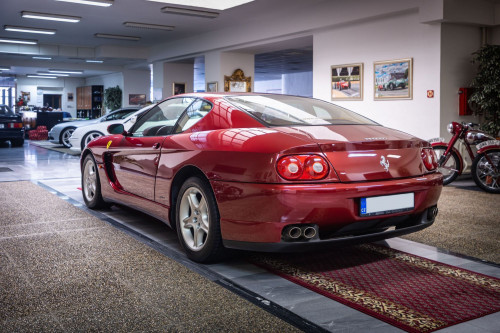 0-ferrari-365-44-.jpg