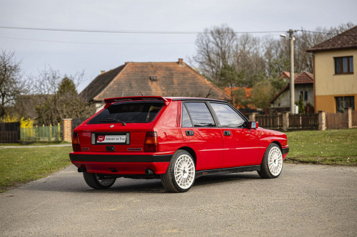 0-lancia-delta-integrale-8v-red-90-.jpg