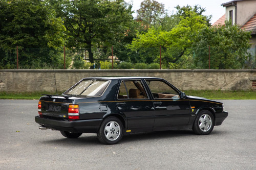 0-lancia-thema-8-32-73-.jpg