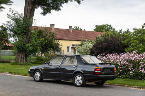 0-lancia-thema-8-32-78-.jpg