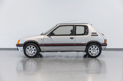 0-peugeot-205-gti-6-.jpg