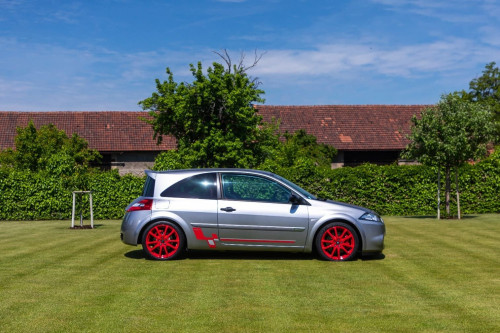 0-renault-megane-r26r-25-.jpg