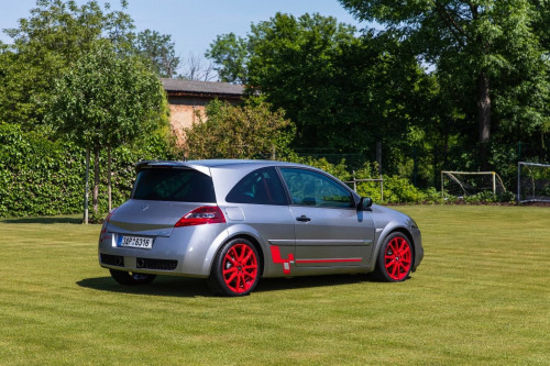 0-renault-megane-r26r-27-.jpg
