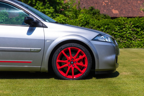 0-renault-megane-r26r-31-.jpg