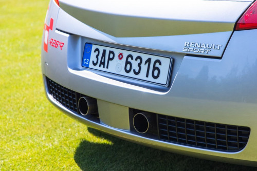 0-renault-megane-r26r-7-.jpg