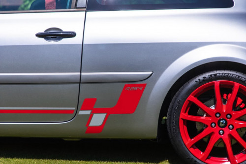 0-renault-megane-r26r-9-.jpg