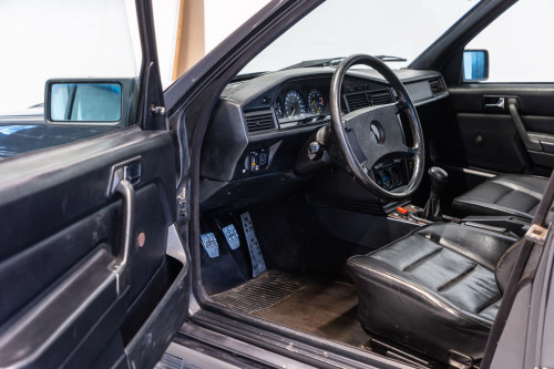 Mercedes 2.3 16V_10.JPG