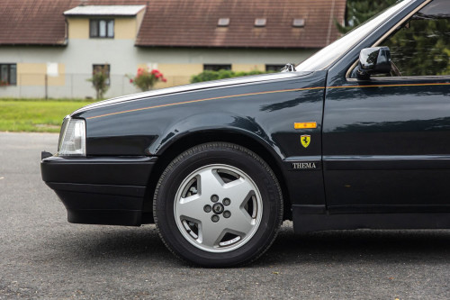 Lancia Thema 8.32_17