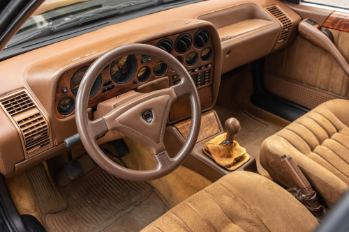 Lancia Thema 8.32_35