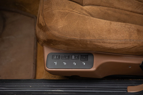 Lancia Thema 8.32_38