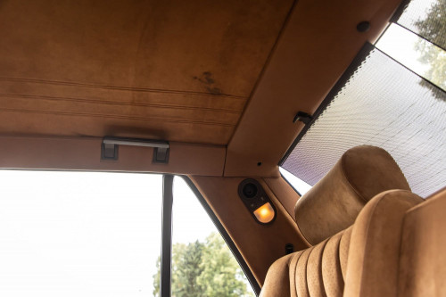 Lancia Thema 8.32_41