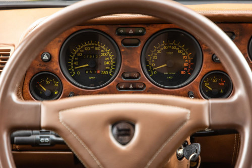 Lancia Thema 8.32_52