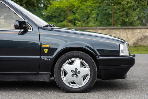 Lancia Thema 8.32_8