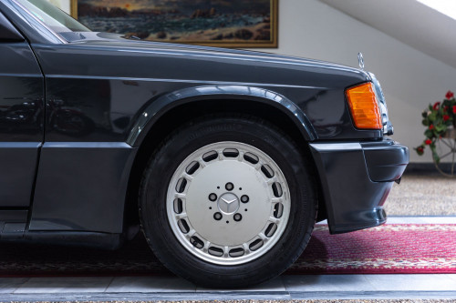 Mercedes Benz 190E 2.5 16V_20.JPG