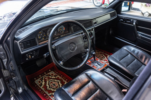 Mercedes Benz 190E 2.5 16V_37.JPG