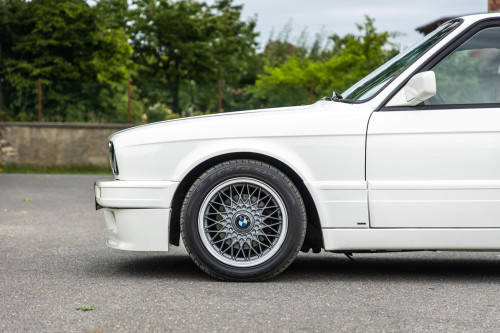 BMW 318is White_16
