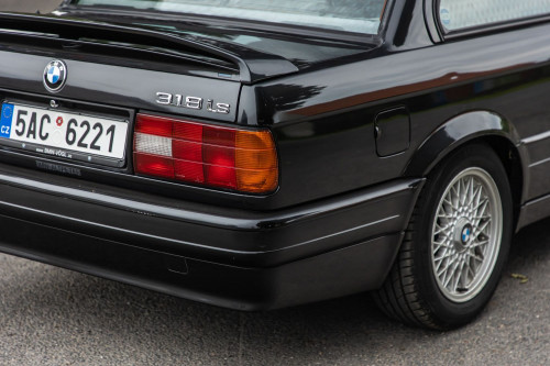 BMW e30 318is BLACK_22