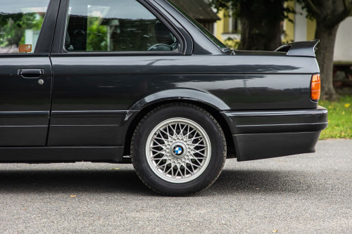 BMW e30 318is BLACK_26