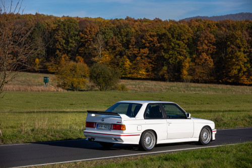 BMW e30 M3 (lightroom)-11