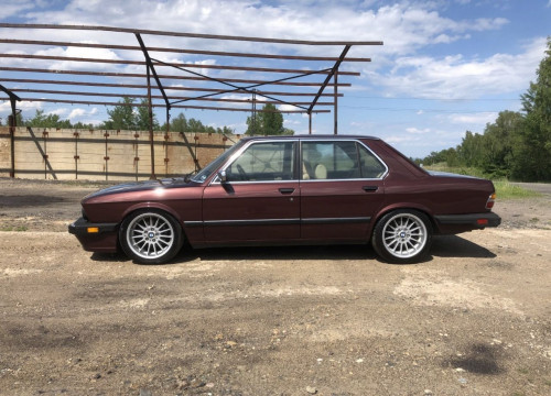 e8-bmw-5-528e