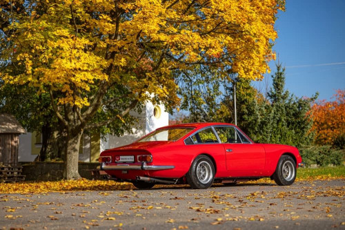 Ferrari 365 2+2_74