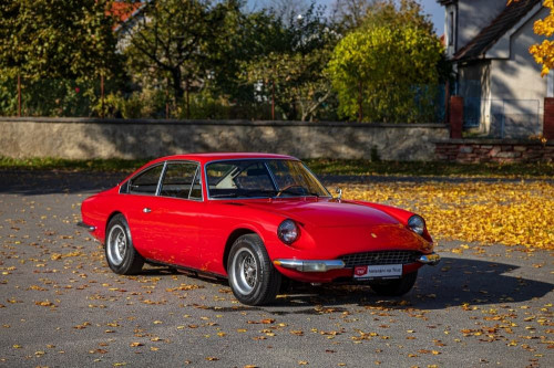 Ferrari 365 2+2_90