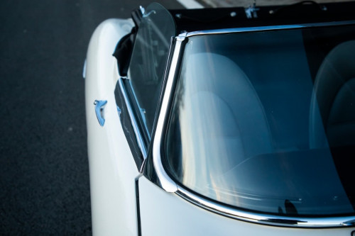 Jaguar E-type convertible bila _104