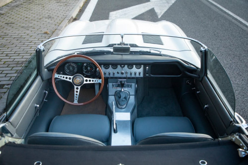 Jaguar E-type convertible bila _114