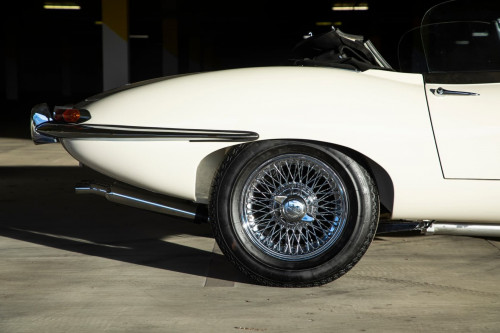 Jaguar E-type convertible bila _19