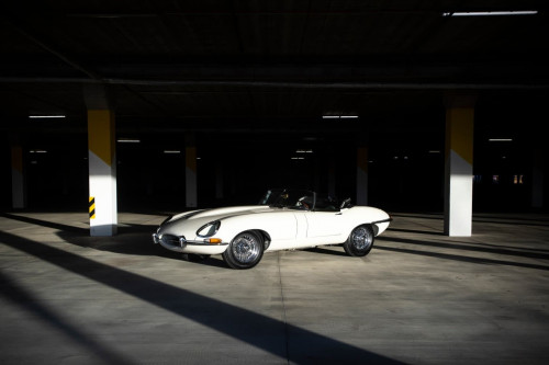 Jaguar E-type convertible bila _25
