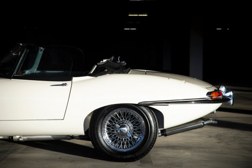 Jaguar E-type convertible bila _31