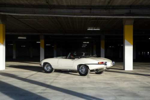 Jaguar E-type convertible bila _36