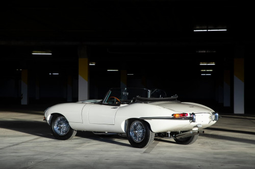 Jaguar E-type convertible bila _39