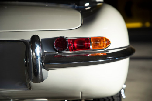 Jaguar E-type convertible bila _46