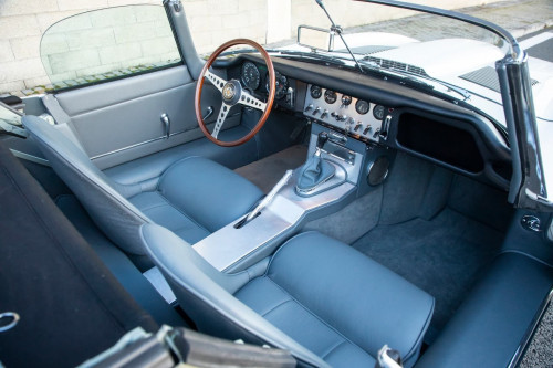 Jaguar E-type convertible bila _99