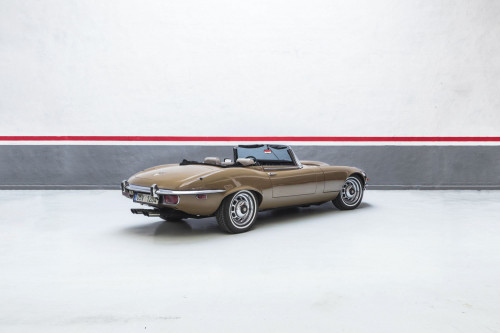 jaguar-e-type-v12-auctomobile-31.jpg